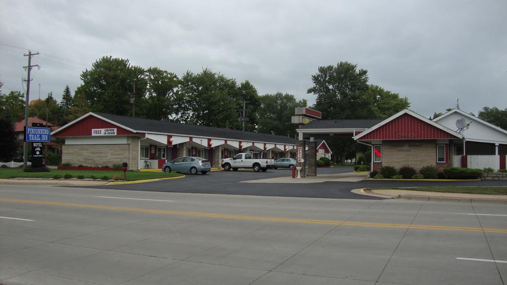 Pinconning Trail Inn Motel Exterior foto